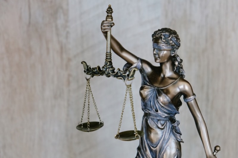 Court disputes, litigation strategy, and legal representation
